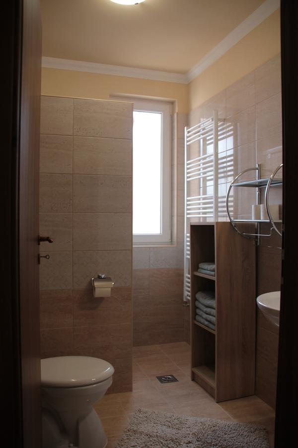 Imola Es Andrea Apartmanhaz 2 Hajduszoboszlo Exterior photo