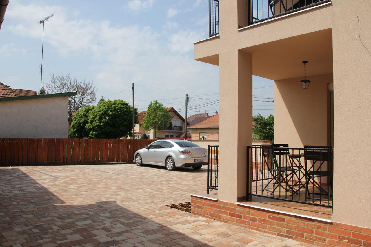 Imola Es Andrea Apartmanhaz 2 Hajduszoboszlo Exterior photo